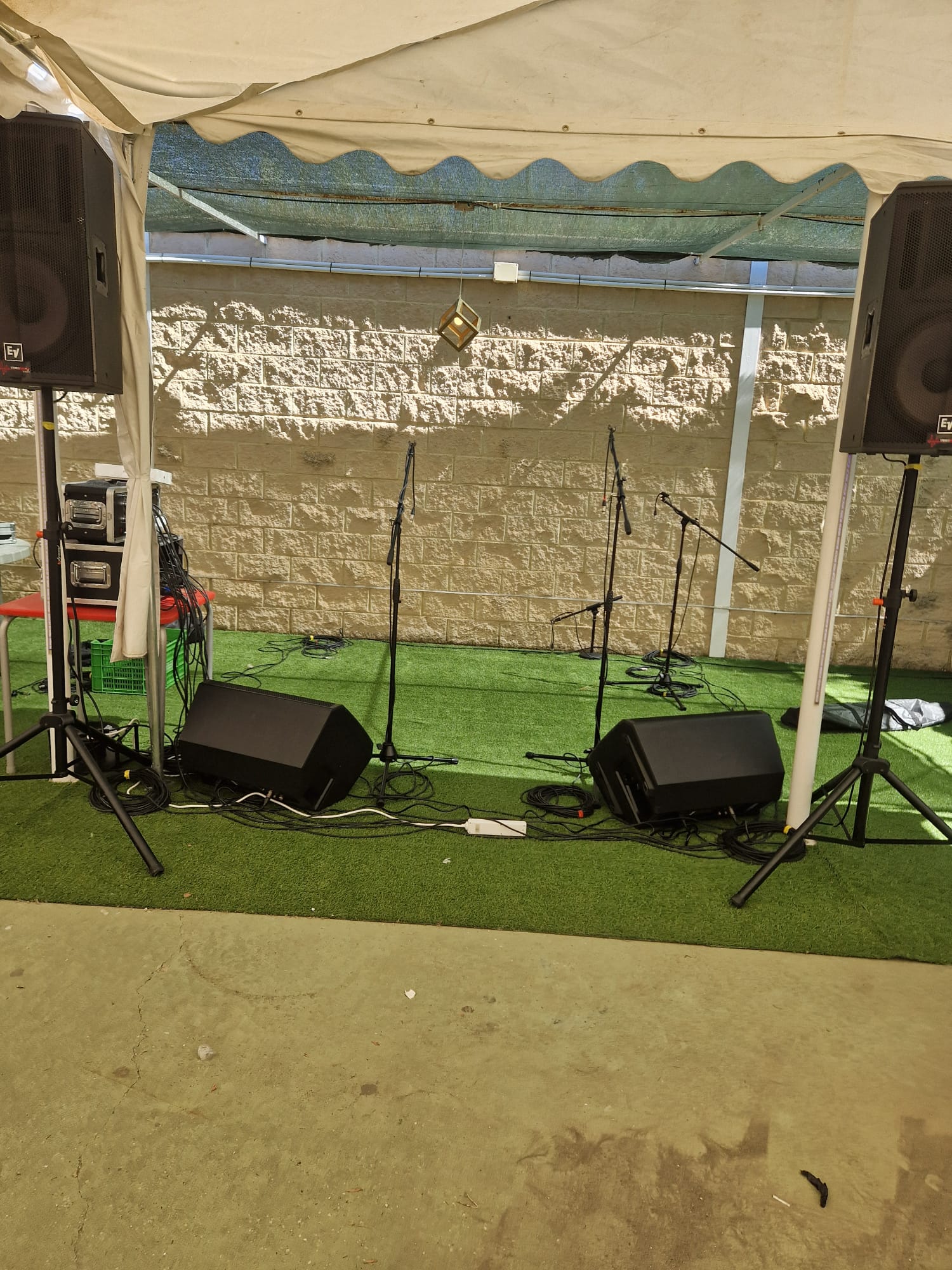 Alquiler de equipos de sonido para evento corporativo en Jaén