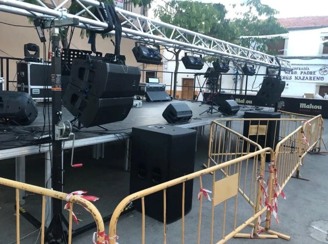 DJs y grupos musicales para altavoces y sonorización de casetas de feria
